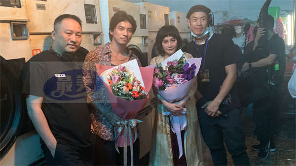 何超仪台湾客串新片 将迎20周年结婚纪念日