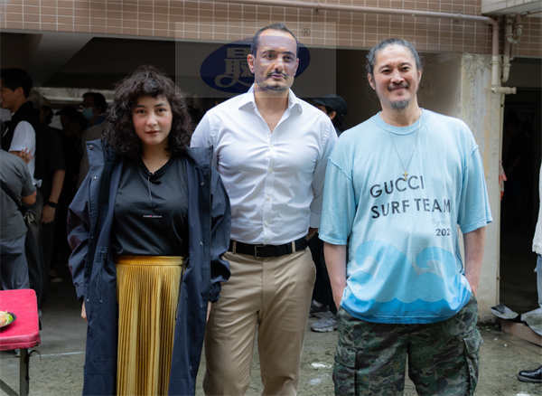 何超仪新片《拾荒法师》开机 一个镜头花50万场面震撼