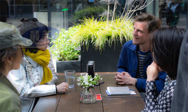 何超仪出席电影大师课:香港电影要用创意走向世界