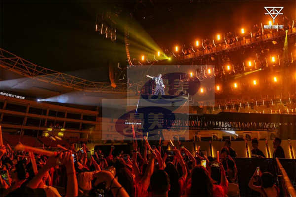 华晨宇携数万歌迷共赴十年庆典 以热情与使命持续发力音乐创作