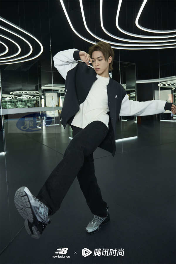 赞多校园风出席品牌大秀 彰显“别具一格”时尚活力