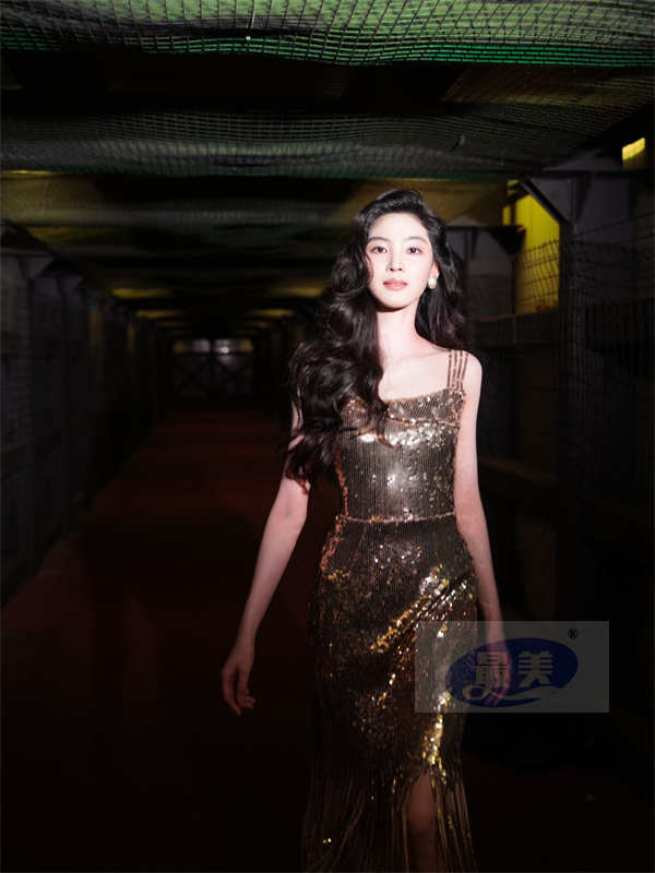 官宣！00后潜力小花张凯莹签约欢瑞，同天新剧开机热度攀升