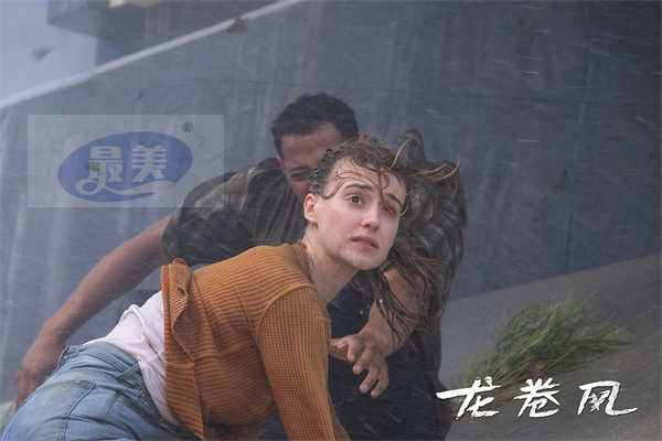 《龙卷风》曝“穿越龙卷风”特辑 暑期硬核灾难大片震撼登场