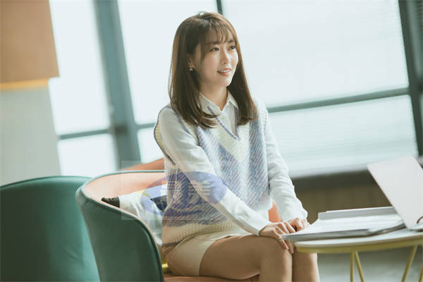 《了不起的甄高贵》杀青，唐鑫杨宇鑫苏琪演绎多面职场人