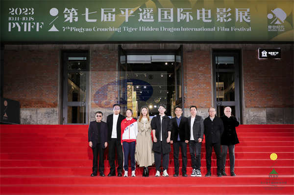 《屋顶足球》闭幕平遥国际电影展 女孩绽放拼搏光芒收获如潮好评