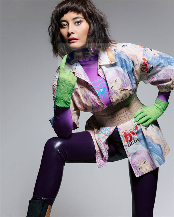 何超仪获颁电影人终⾝成就奖 感激丈夫⼀路并肩同⾏