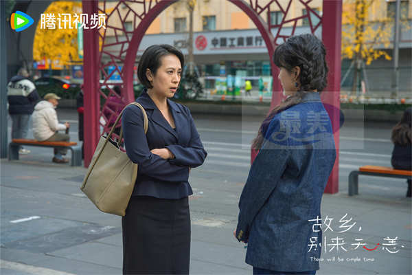 《故乡，别来无恙》发重逢曲《岁岁》MV  任素汐乘“音乐时光机”追忆童年故乡