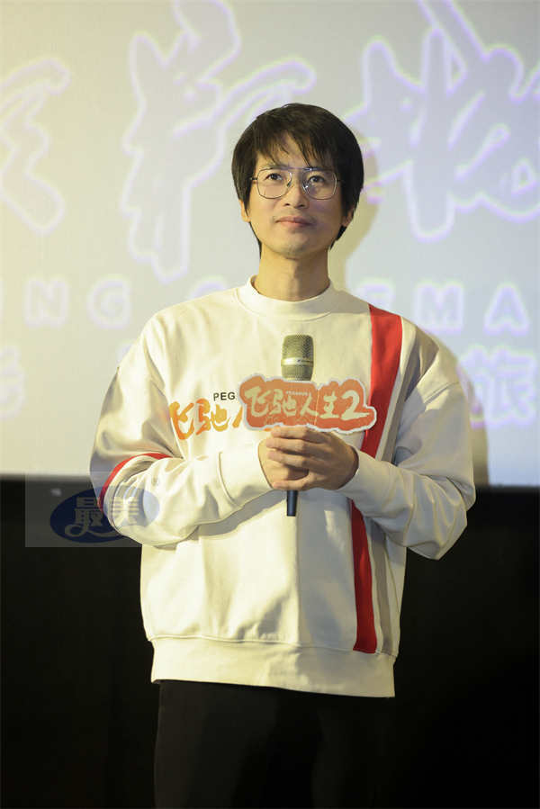 电影《飞驰人生2》发布“老友夜谈”正片片段 路演收官站韩寒为沈腾颁发“巴音布鲁克永远的王”