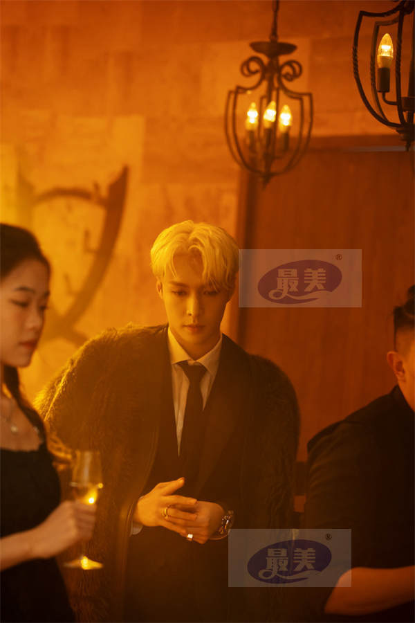 张艺兴主理的D.N.A音乐联盟首专《D.N.A》Cypher MV正式上线