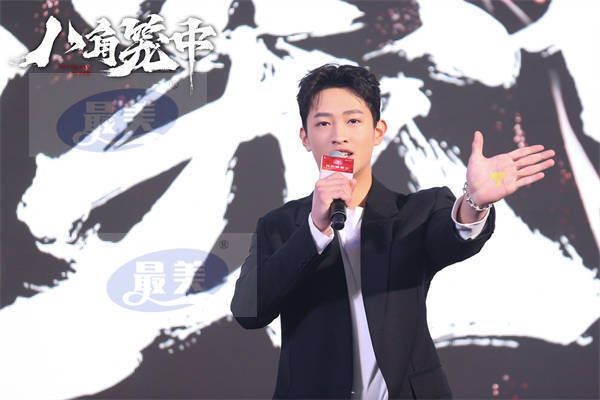 王宝强回归现实题材 电影《八角笼中》先导预告叩问人心