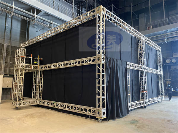 中影CINITY宣布:吴京、郭帆出任CINITY品牌形象代言人