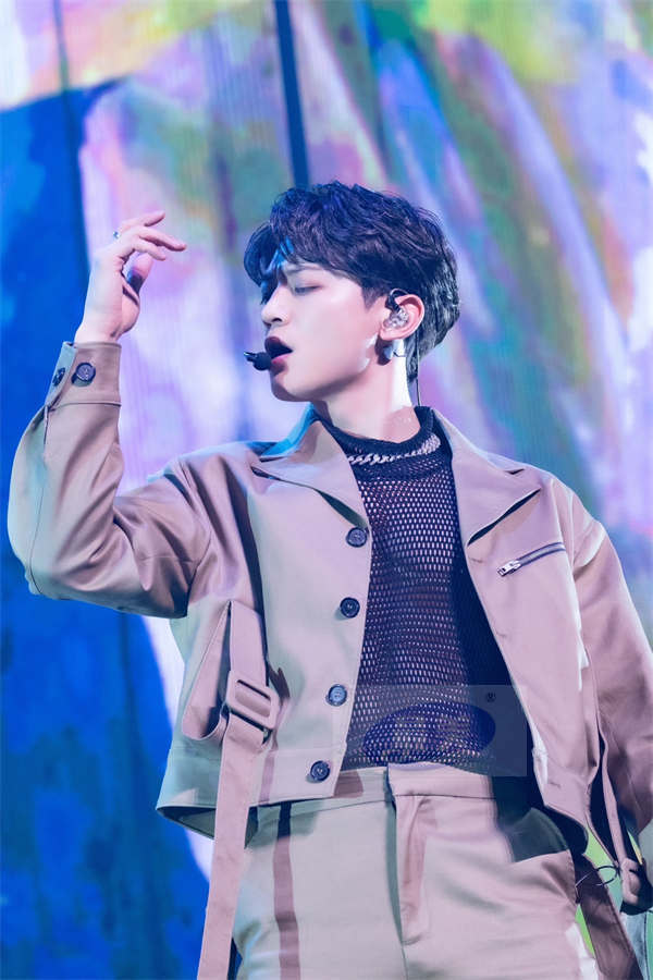 SHINee成员珉豪亚洲巡回歌迷会盛况结束，获得了当地歌迷们的热烈呼应！