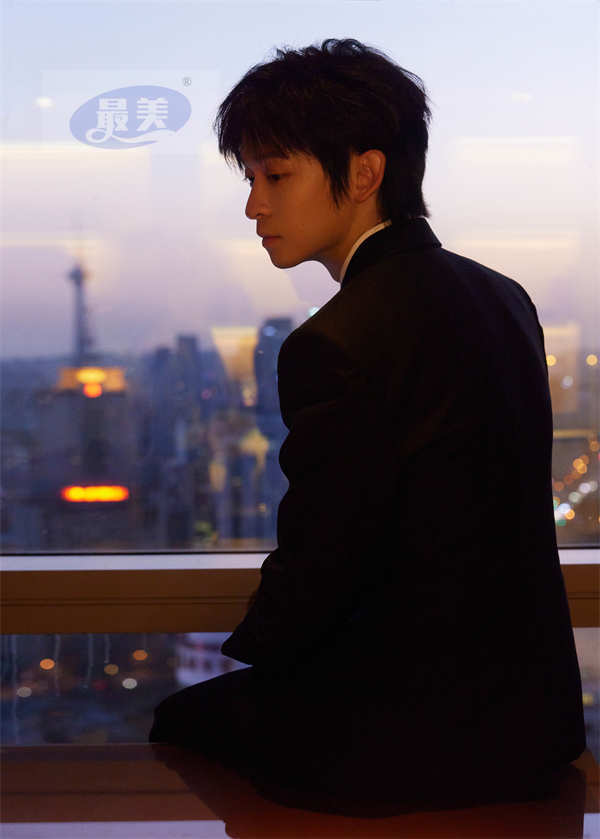 董子健亮相2024年“大剧看总台” 系列年代剧大江大河3引燃期待