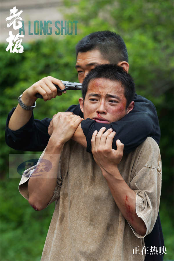 犯罪电影《老枪》曝“老顾，开枪！”片段 现实颠覆冲击观众共情