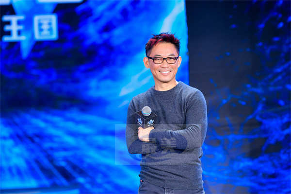 《海王2：失落的王国》主创来华 温子仁杰森·莫玛现场“摸鱼”