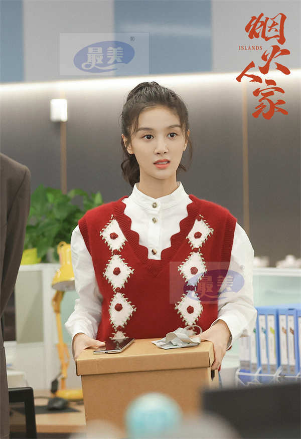 首播收视破3 吴施乐新剧《烟火人家》演萌新职场人