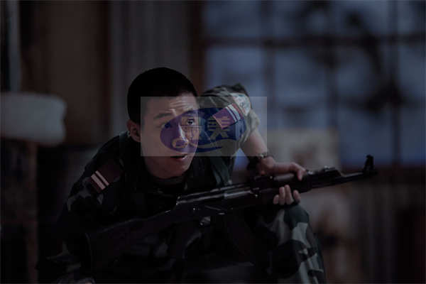 追查毒品险被“活埋”，哈尔滨演员高至霆拍《绝地追击》玩命！