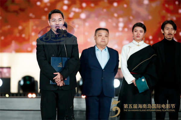 “层层递进直指人心” 《雪豹》获金椰奖最佳导演 国内首次放映好评如潮