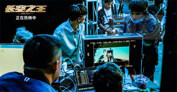 电影《长空之王》上映10日累计票房6.41亿  获“真正的英雄”点赞