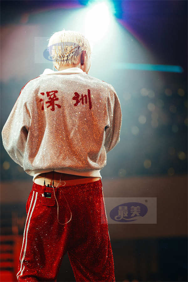 吴克群深圳演唱会人工控雨 内娱演唱会整活第一人