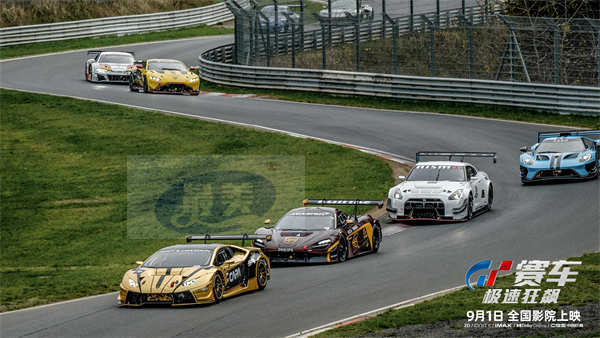《GT赛车：极速狂飙》曝导演特辑 大银幕体验人车合一的震撼视听