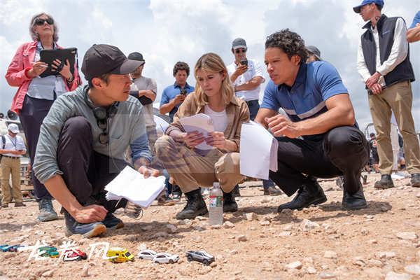 《龙卷风》曝“探秘龙卷风”幕后特辑 身临其境感受自然威力