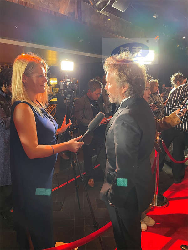 《困在心绪里的儿子》获华鼎奖 喜提最受中国观众欢迎导演奖杯