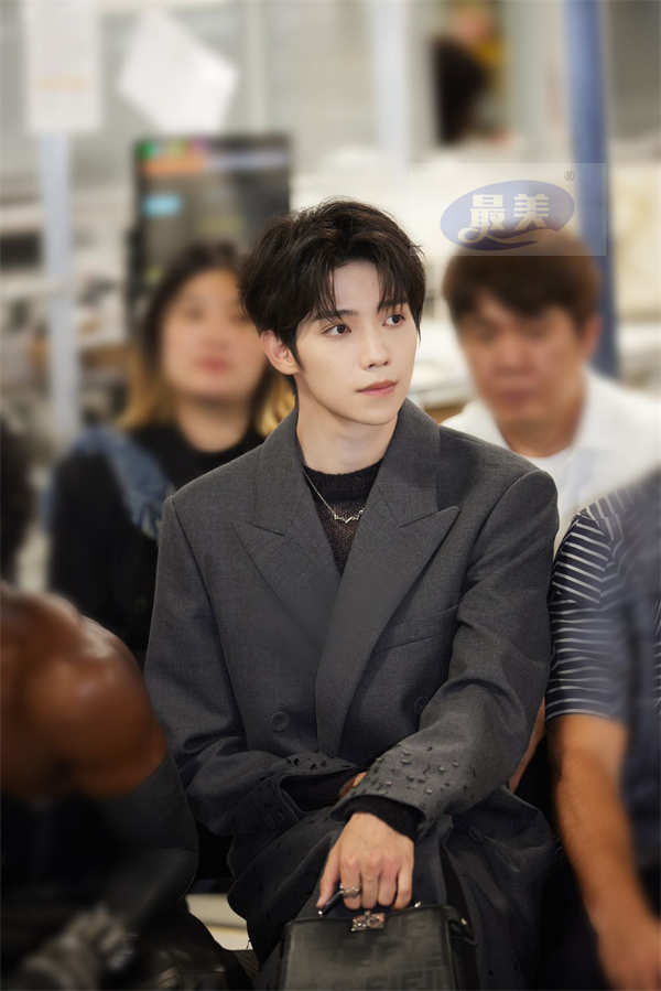 罗一舟连续出席多个品牌活动 展现时尚魅力与品牌价值