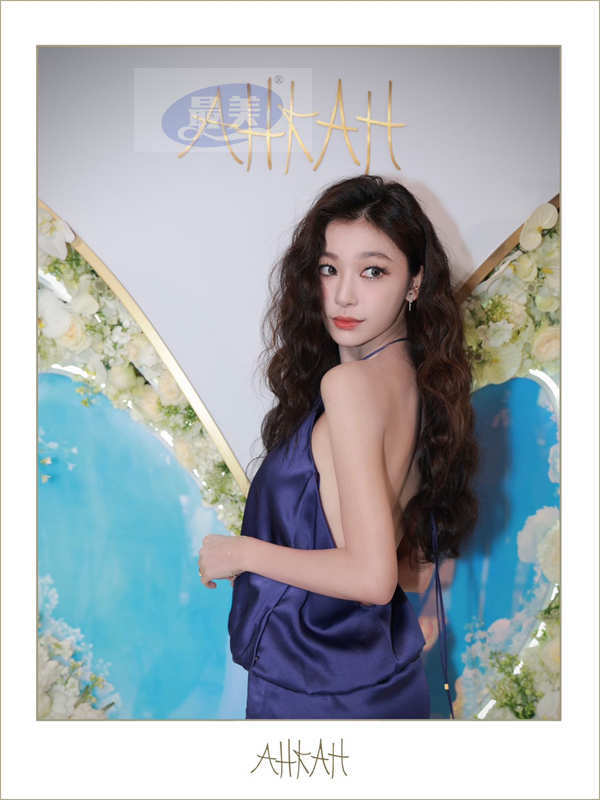 易梦玲作为品牌挚友出席活动 活动展现独特时尚魅力