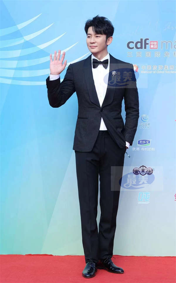 徐峥监制新片《成为赢家》亮相海南岛国际电影节 明星阵容闪耀红毯