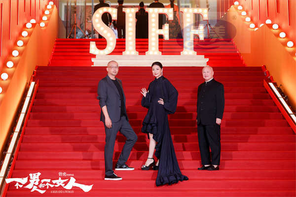 电影《一个男人和一个女人》获金爵奖最佳摄影  影迷点赞影片现实立意