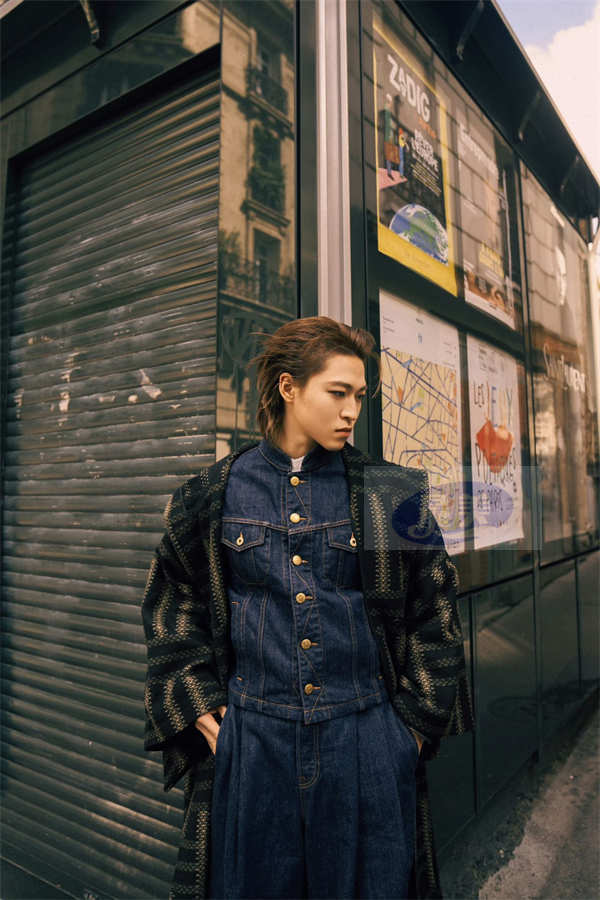 赞多现身巴黎连看两场大秀 感受古典与新潮的极致碰撞