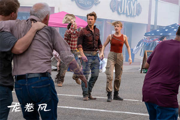 《龙卷风》曝“穿越龙卷风”特辑 暑期硬核灾难大片震撼登场