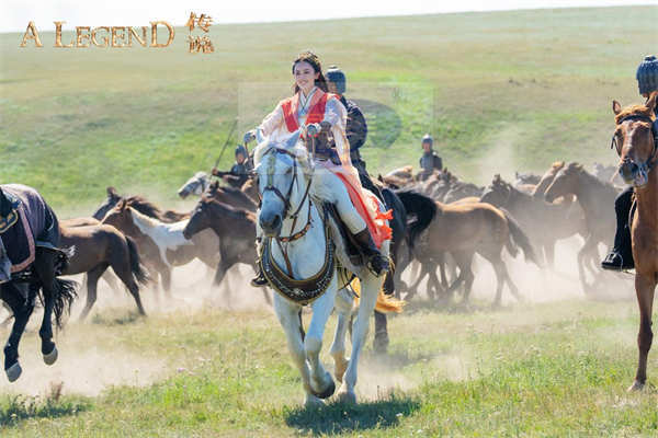 电影《传说》中饰演“六边形全能公主” 娜扎“心口不一”挑战高难度打戏