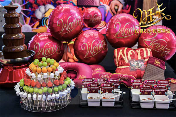 打破次元壁！《旺卡》限时主题展邀你光临今冬最暖甜美巧克力乐园