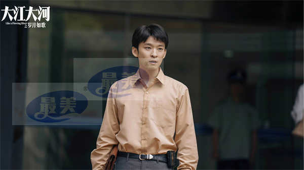 《大江大河3》收视稳居榜首 董子健再现96年citywalk