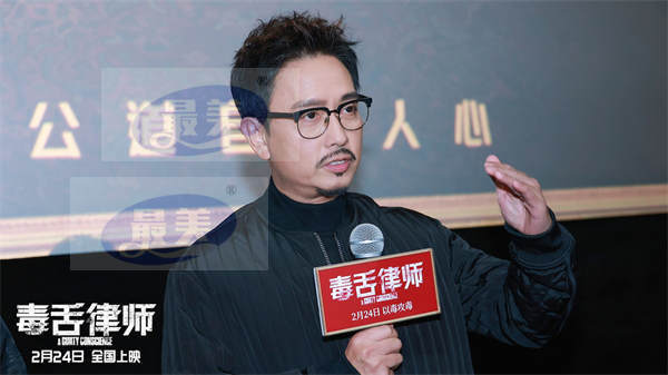 燃爽港片《毒舌律师》超前点映热血开场 首波口碑被赞不负期待