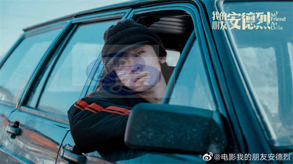 董子健《大江大河之岁月如歌》收官 小人物是弯着腰顶起了家