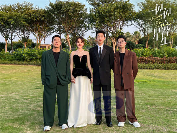 《一闪一闪亮星星》剧组合体亮相金鸡奖 张万森林北星牵手高甜来袭