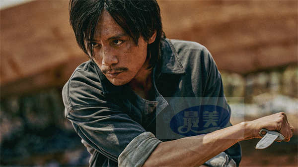 国庆档犯罪爽片《浴火之路》曝新预告 肖央赵丽颖刘烨狠人打拐荒诞上路