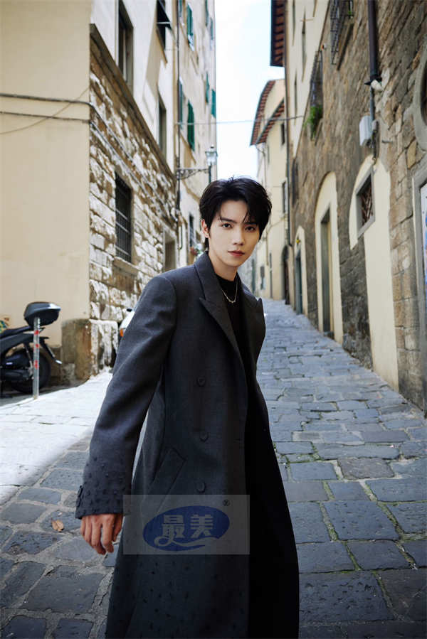 罗一舟连续出席多个品牌活动 展现时尚魅力与品牌价值