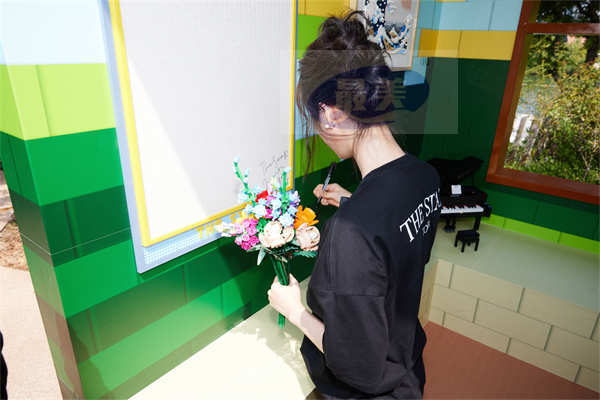 欧阳娜娜艺术展新专辑同日上线 探索多重艺术维度