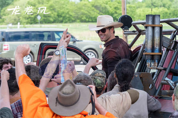 电影《龙卷风》曝“神秘风暴”预告片 暑期灾难大片颠覆想象