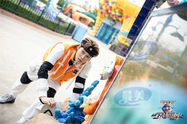 赞多首张个人实体专辑《序章》预售开启 四分钟破白金唱片