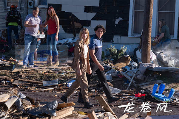 电影《龙卷风》曝“风暴追踪”预告 海外口碑绝赞超《2012》《后天》
