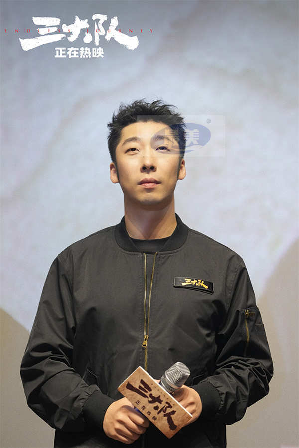 电影《三大队》曝“杀生得来的报”名场面 张译拳拳暴击嫌疑犯