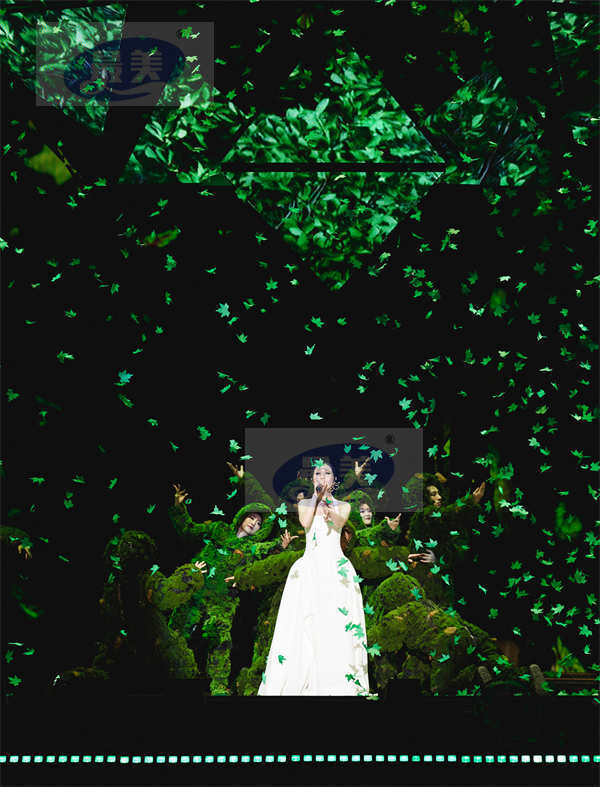 杨千嬅巡演时隔五年回归成都,全粤语歌单获歌迷认同