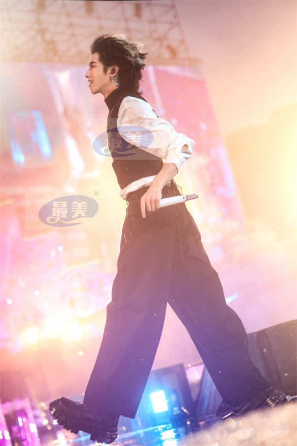 2024华晨宇火星演唱会巡演官宣 首站山东烟台与歌迷在海边共赴日出约定