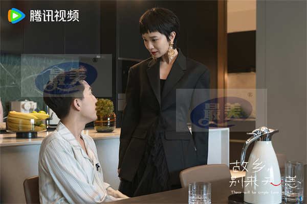 《故乡，别来无恙》发重逢曲《岁岁》MV  任素汐乘“音乐时光机”追忆童年故乡