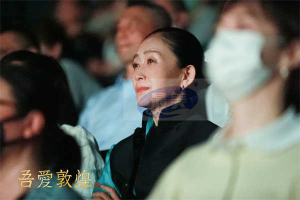 《吾爱敦煌》上影节展映 “敦煌女儿”樊锦诗人生经历感动全场